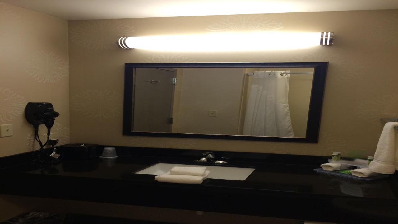 Holiday Inn Guin By Ihg Twin Extérieur photo