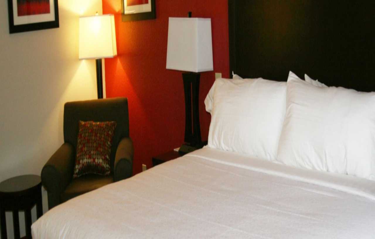 Holiday Inn Guin By Ihg Twin Extérieur photo