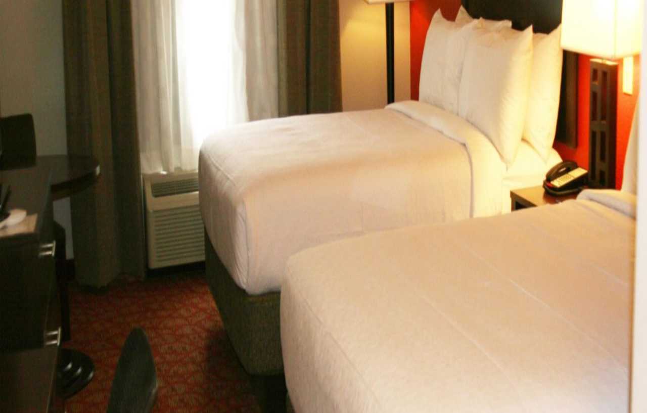 Holiday Inn Guin By Ihg Twin Extérieur photo