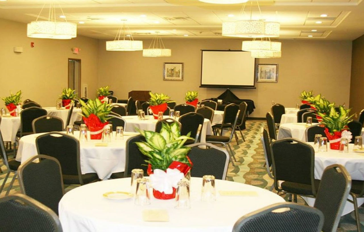 Holiday Inn Guin By Ihg Twin Extérieur photo